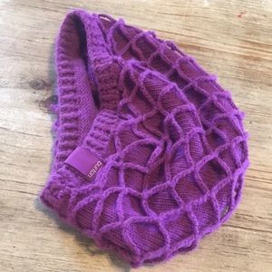 Burton : purple beanie